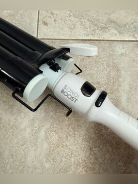 Bondi Boost White Triple Barrel Hair Waver